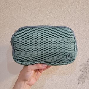 Lululemon Everywhere Belt Bag Knit Mesh Crater Blue